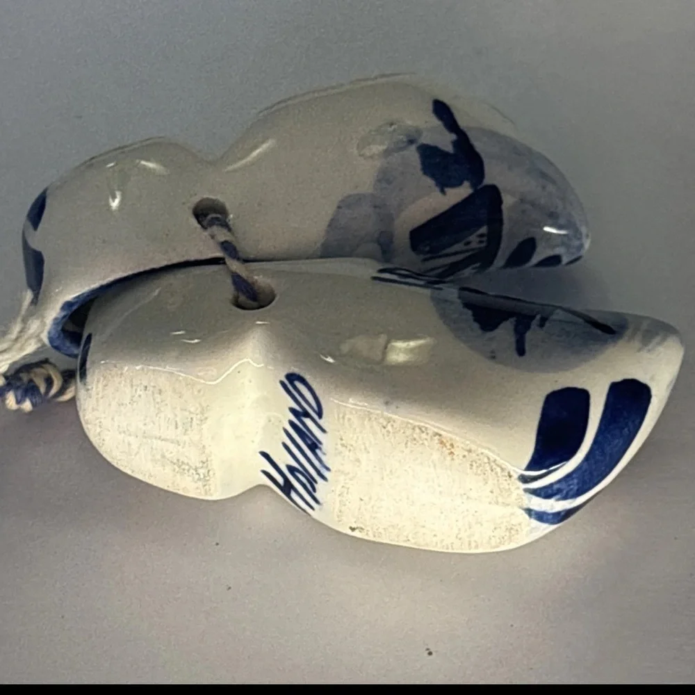 Vintage‎ Pair of Delft Dutch Holland Miniature Blue Clog Shoes Porcelain 2.5
